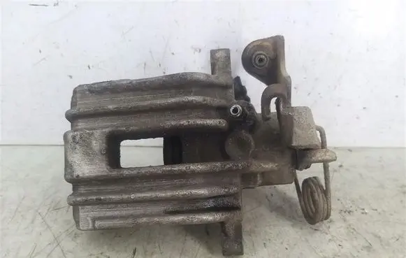 Volkswagen PASSAT B5 Rear brake caliper 
