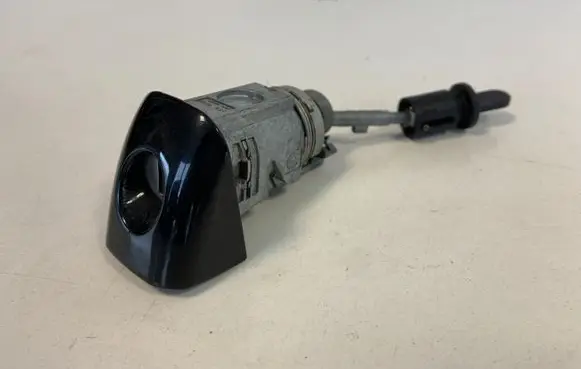 Audi A4 S4 B8 8K Front door handle cover 8T0837167A