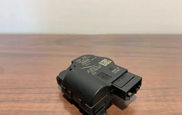 Cupra Formentor Air flap motor/actuator 2Q0907511F
