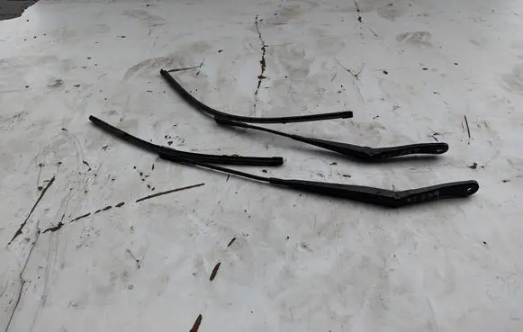 BMW X2 F39 Front wiper blade arm