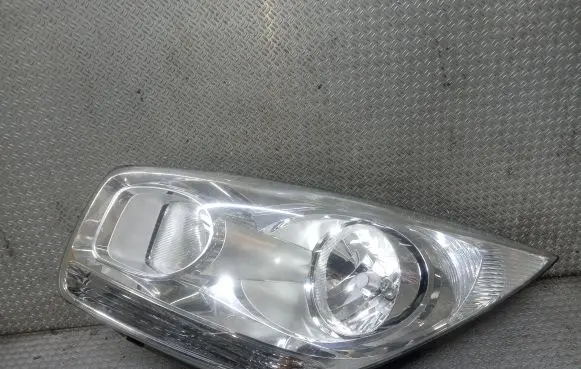 KIA Venga Headlight/headlamp 030125720100