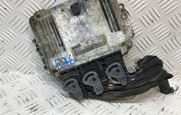 Renault Master II Engine control unit/module 8200311553 8200311550