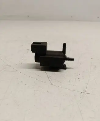 BMW 5 F10 F11 Vacuum valve 7810831