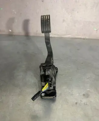 Ford Kuga II Accelerator throttle pedal F1DC9F836AA