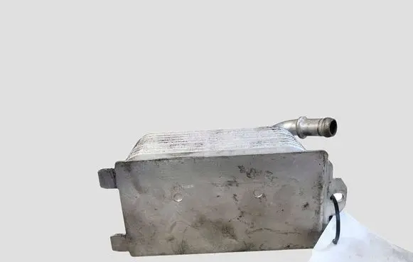Volvo V70 Oil filter mounting bracket