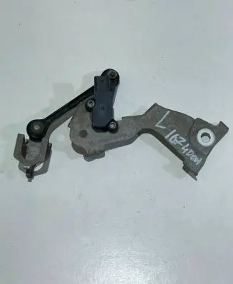 Headlight/headlamp level sensor