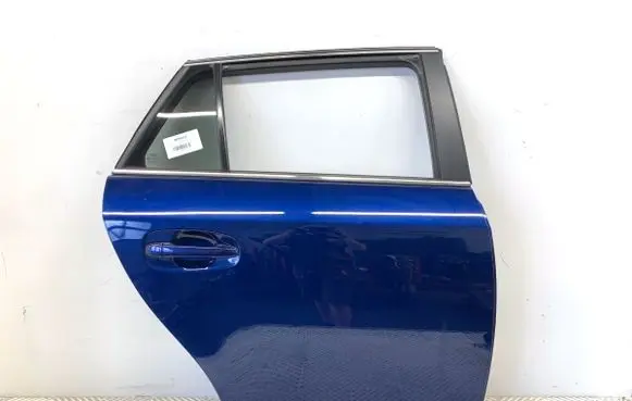 Toyota Avensis T270 Rear door 8T5