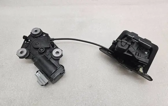 Volvo XC40 Tailgate/trunk/boot lock/catch/latch 31349975