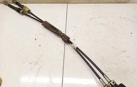 Dacia Sandero Gear shift cable linkage 