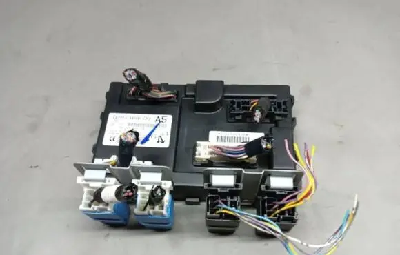 Nissan Juke I F15 Comfort/convenience module 284B11KB1D 116RI000259 116RAI000258