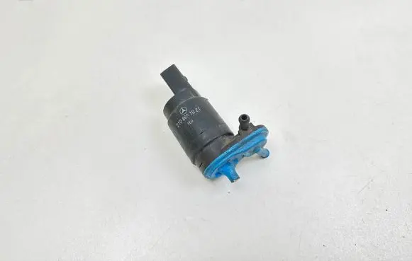 Mercedes-Benz E W210 Windscreen/windshield washer pump 2108691021
