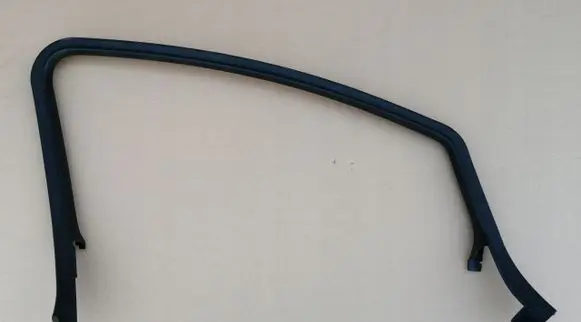 Opel Astra J Front door window/glass frame 13264851