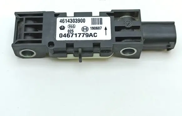 Chrysler 300 - 300C Airbag deployment crash/impact sensor 04671779AC 4614303900