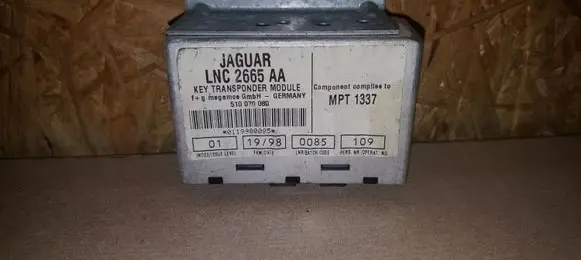 Jaguar XJ X308 Door central lock control unit/module 510070080 LNC2665AA