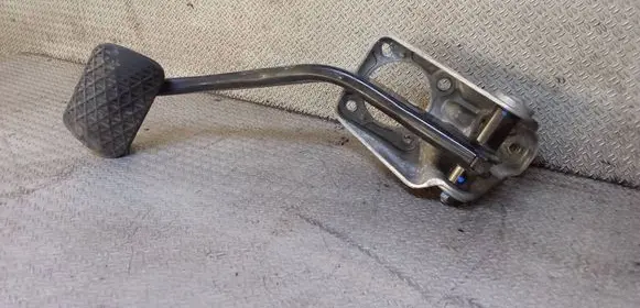 Mercedes-Benz ML W164 Brake pedal A1642900401