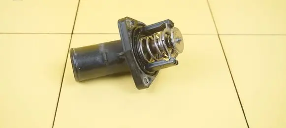 Lexus IS 220D-250-350 Thermostat/thermostat housing 4GRFSE