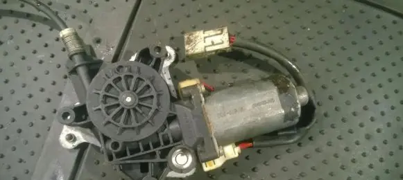 Honda Accord Rear door window regulator motor 130821633 191578000571