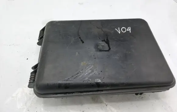 Volkswagen PASSAT B5 Other engine bay part 8D0927355