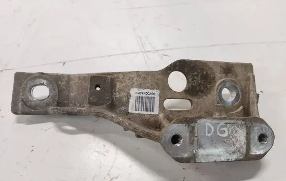 Peugeot 3008 I Engine mount bracket 9670246080