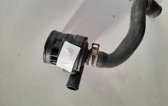 Mercedes-Benz ML W164 Engine coolant pipe/hose A1645060735