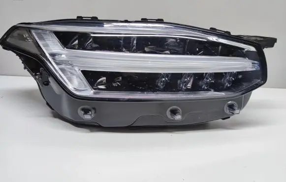 Volvo XC90 Headlight/headlamp 31655708