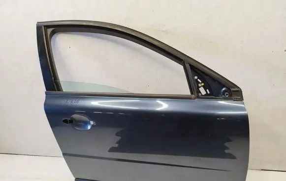 Volvo V70 Front door