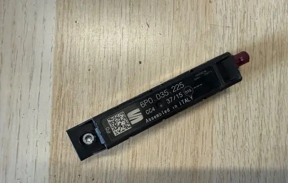 Seat Ibiza IV (6J,6P) Aerial antenna amplifier 6P0035225