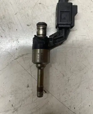Porsche Cayenne (9PA) Fuel injector 03H906