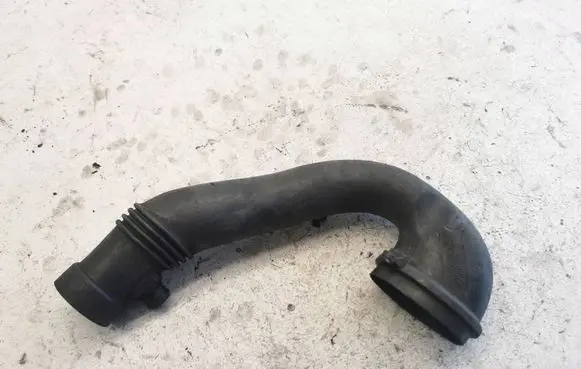 BMW 5 E39 Intercooler hose/pipe 2248154