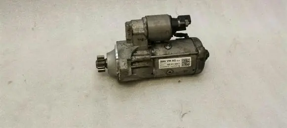 Volkswagen Golf VII Starter motor 02E911023T