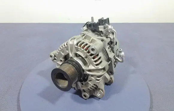 BMW X3 E83 Generator/alternator 8490539