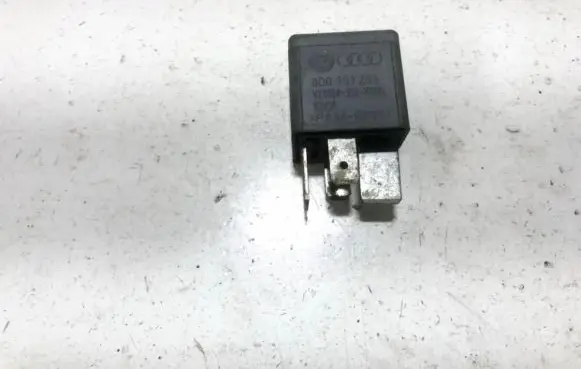 Volkswagen PASSAT B5 Other relay 8d0951253 v23134j52x300