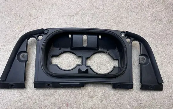 Nissan Leaf II (ZE1) Electric car charge socket cover 657305SH0A