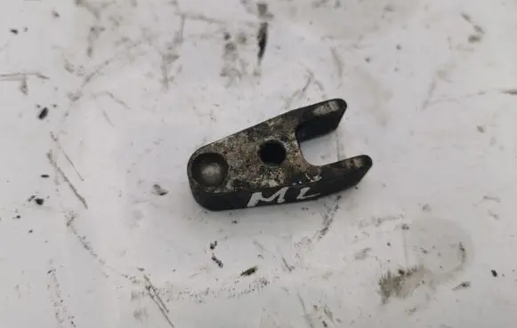 Mercedes-Benz ML W164 Fuel Injector clamp holder NOCODE