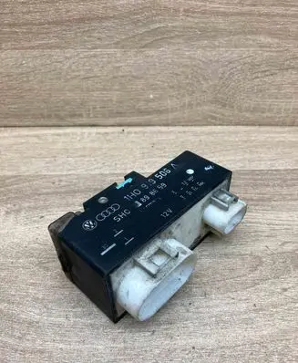 Volkswagen Golf III Coolant fan relay 1H0919506A 898659