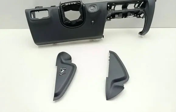 Mercedes-Benz GLE W167 Dashboard lower bottom trim panel A1676804500 A1674604100 A1679055101