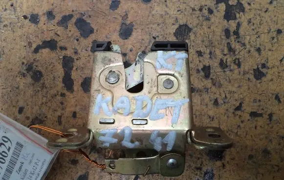 Opel Kadett E Tailgate/trunk/boot lock/catch/latch