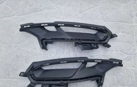Porsche Taycan 9J1 Front bumper lower grill 9J1807681