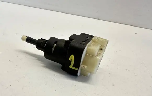 Audi A4 S4 B7 8E 8H Brake pedal sensor switch 1K2945511