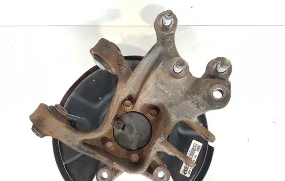 Rear wheel hub