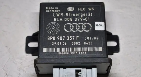 Audi Q7 4L Light module LCM 8P0907357F