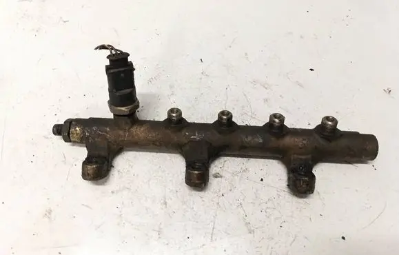 Renault Espace III Fuel main line pipe 8200010077 0445214018