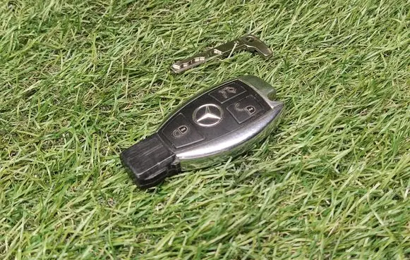 Mercedes-Benz C W204 Ignition key/card 2008DJ4519 MQUBR212