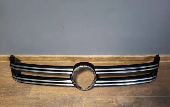 Volkswagen Tiguan Front bumper upper radiator grill 5N0853655