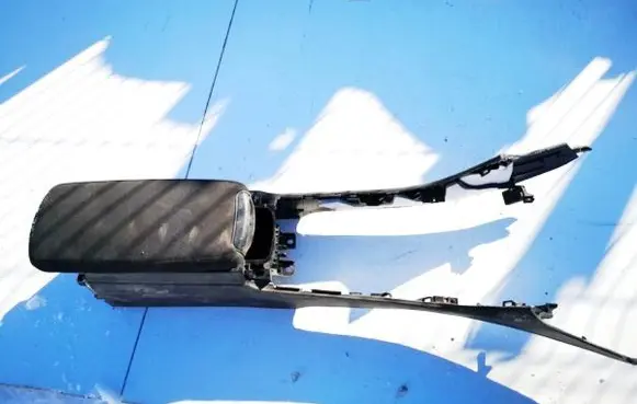 Lexus IS 220D-250-350 Armrest