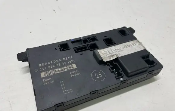 Mercedes-Benz E W211 Door control unit/module 2118200326