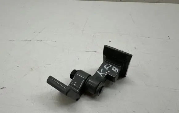 Mini Cooper Countryman F60 Front door lower hinge 7246067