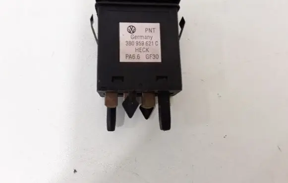 Volkswagen PASSAT B5 Seat heating switch 3B0959621C