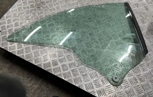 Mercedes-Benz CLK A209 C209 Rear side window