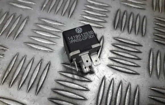 Skoda Octavia Mk2 (1Z) Other relay 141951253B